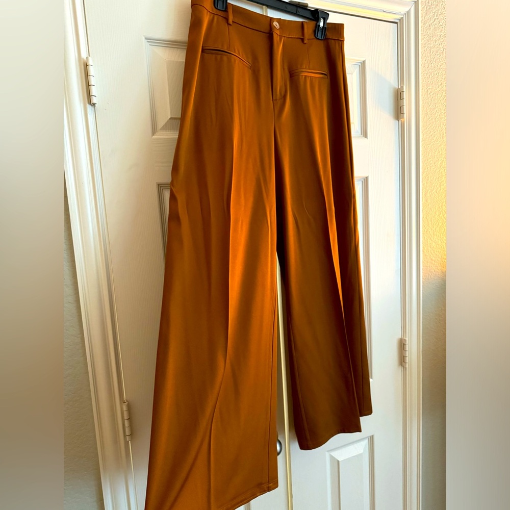 Wide leg pants